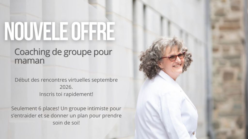 Julie Beauregard regarde vers l'arrière, vers toi, avec un sourire